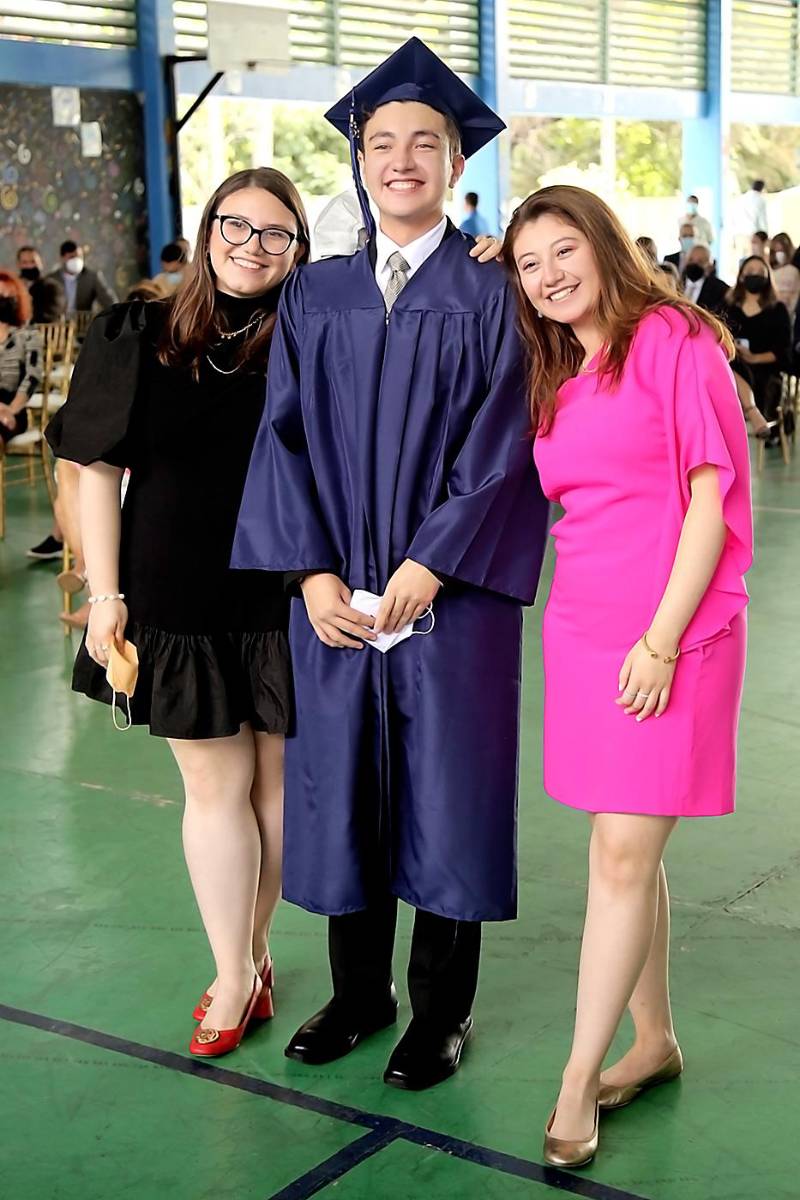 Entrega de títulos del Liceo Franco Hondureño 2022