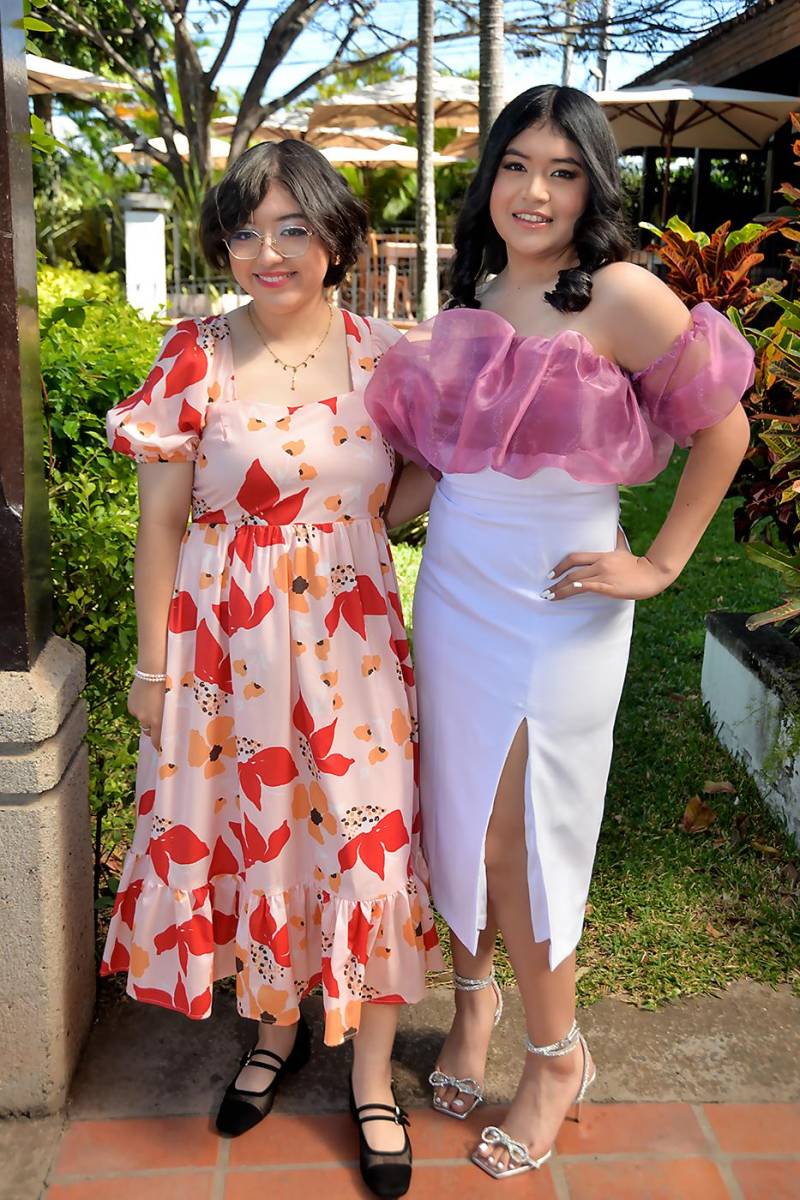 Alessandra Carbajal y Lluvia Suazo