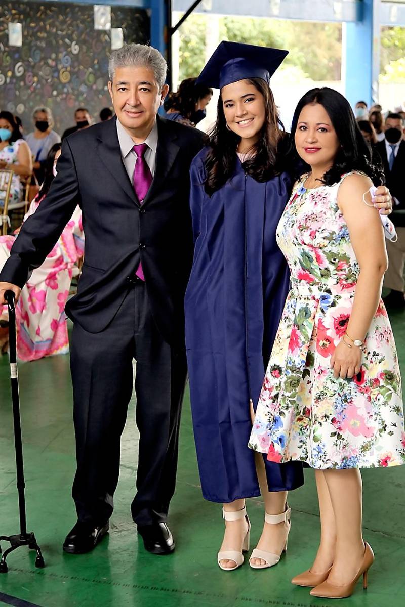 Entrega de títulos del Liceo Franco Hondureño 2022