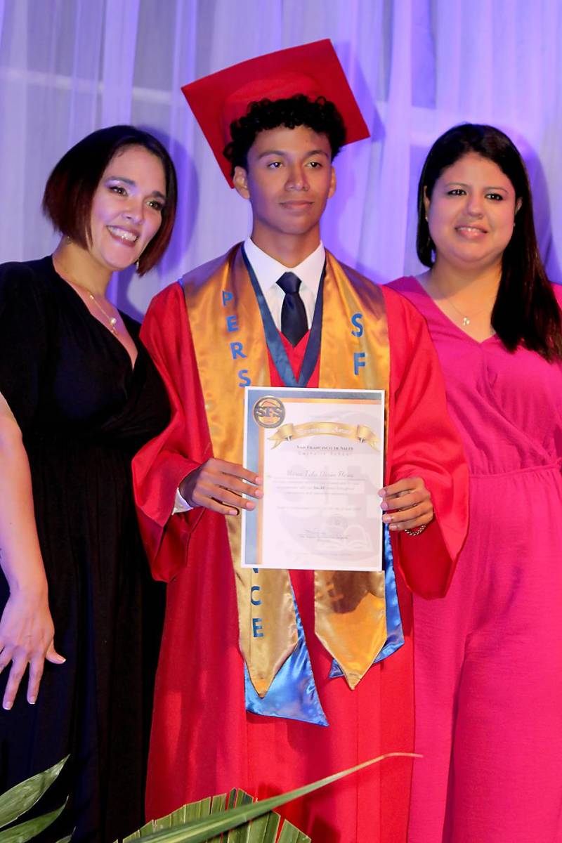 Marcia Paz, Marco Durón y Ana Paola 