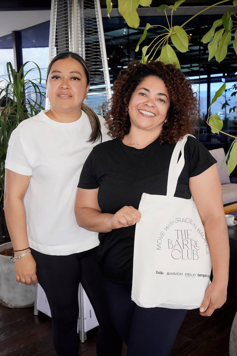 Magda Henríquez y Ruth Aceituno.