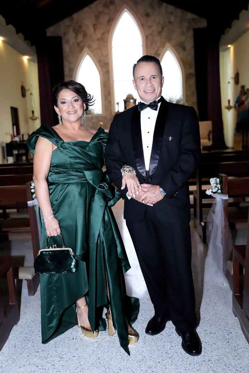 La boda de Helen Zamora y Alex Cosenza