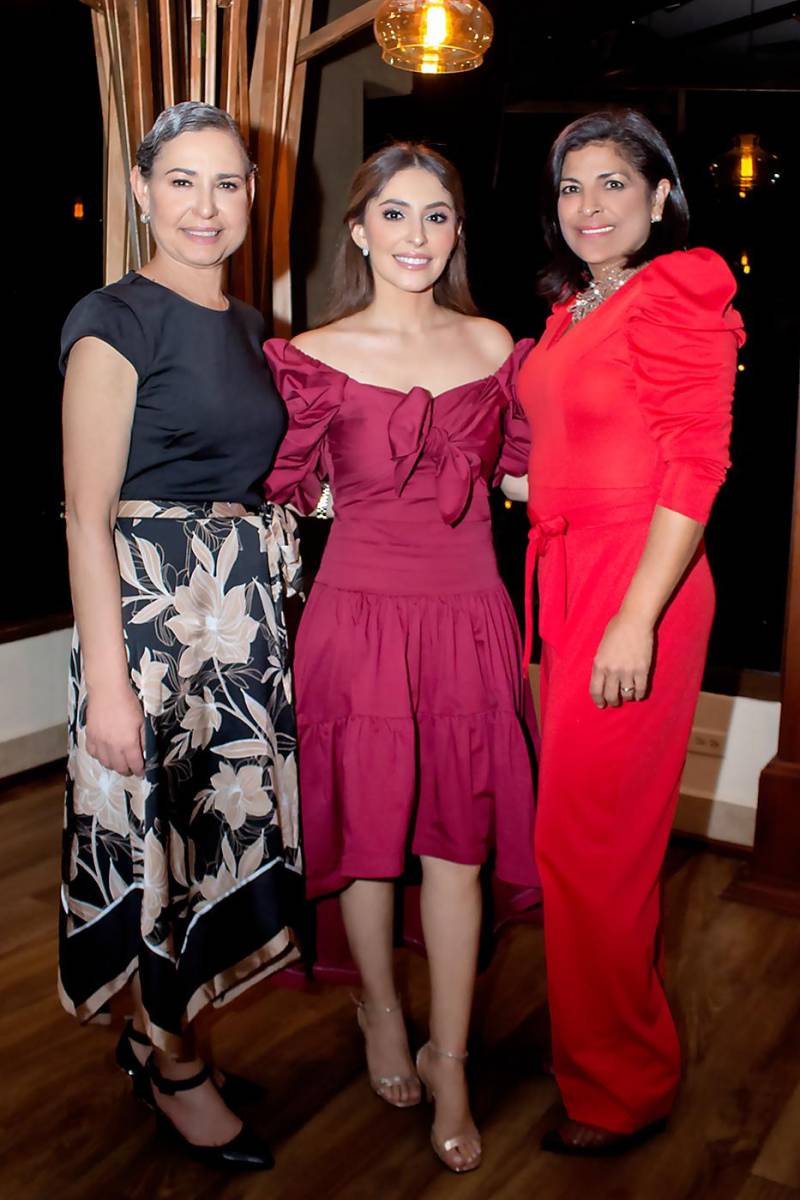 Lisa Fiszman, Rebecca López Fiszman y Ana Cristina Hawit.