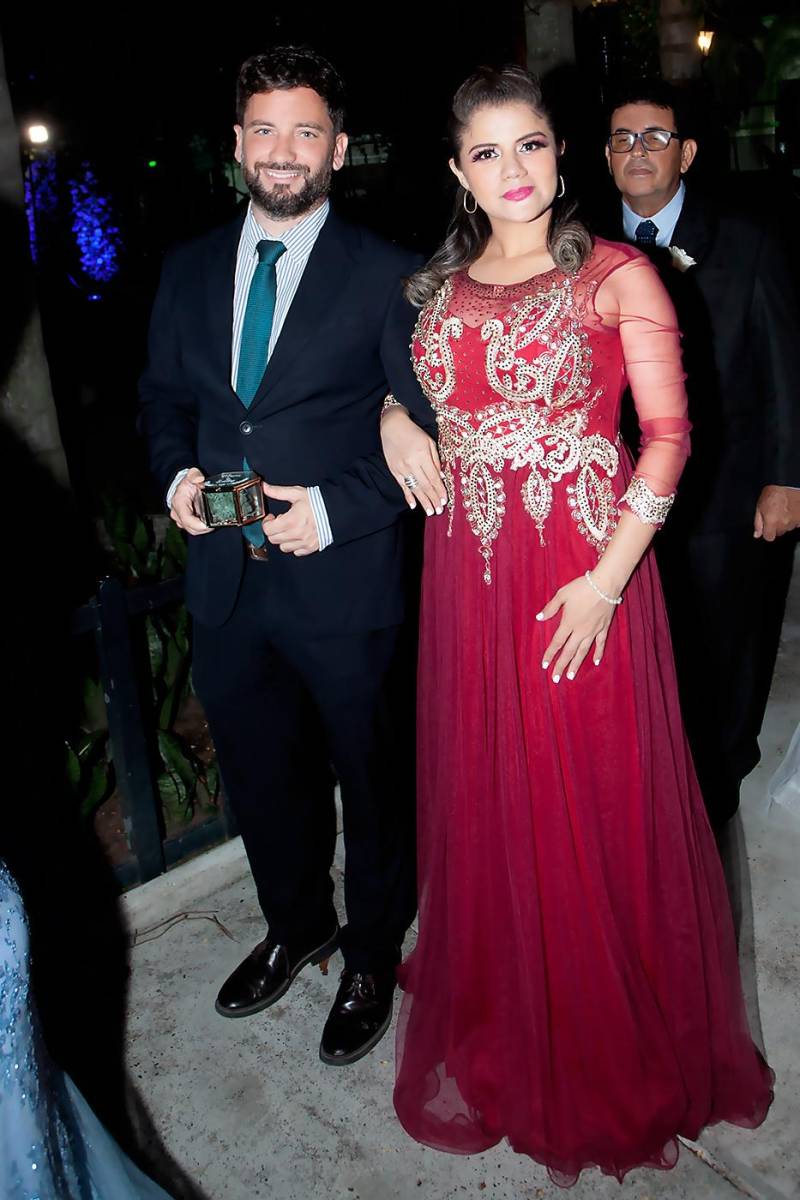 David Ripaldo y Cindy Bardales.
