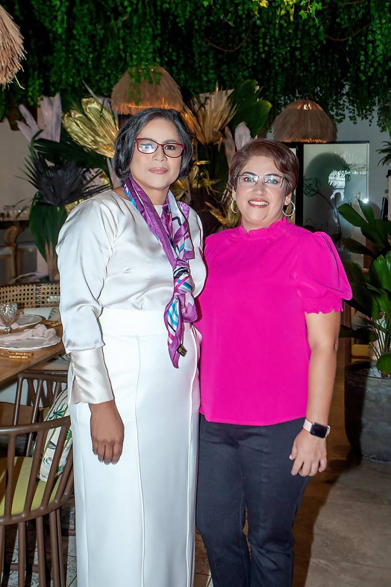 Ligia Rosales y Carmen Hernández.