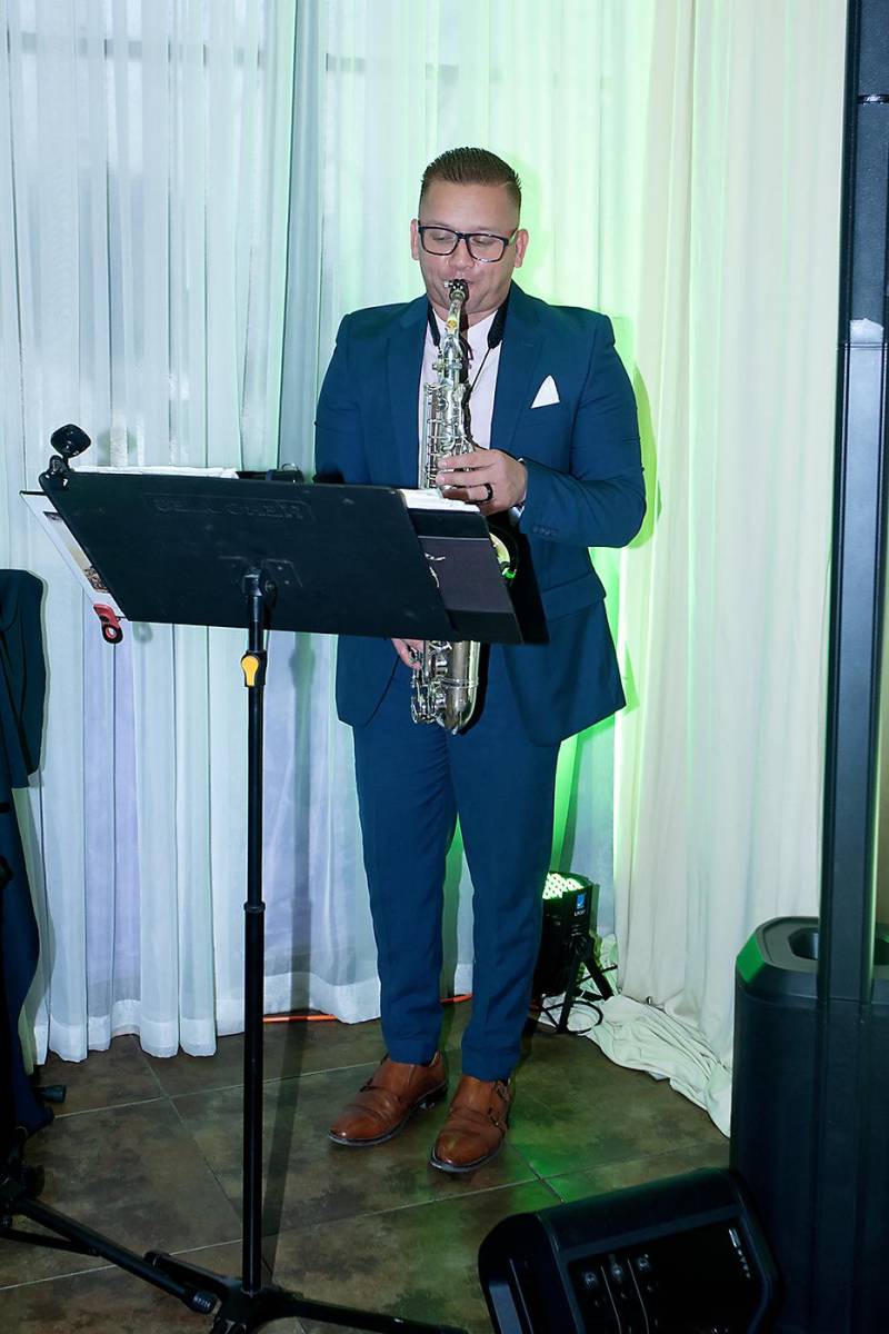 El saxofonista Jonathan Reyes, durante su participación.