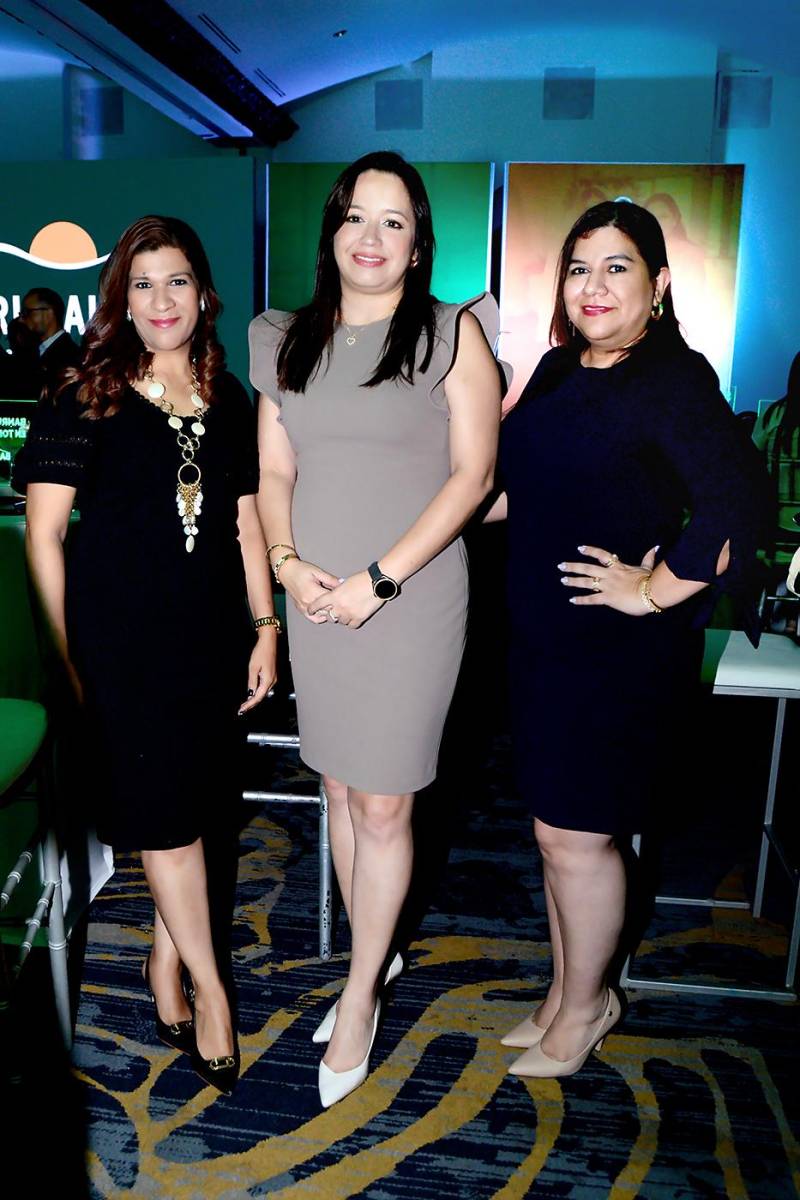 Fabiola Turcios, Julia Mejía y Rosmari Mancias