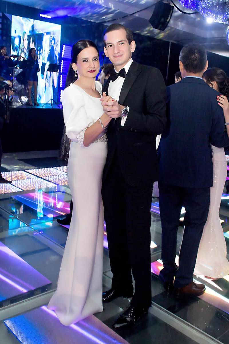 Jessica Mena y su hijo Gabriel Abufele. 