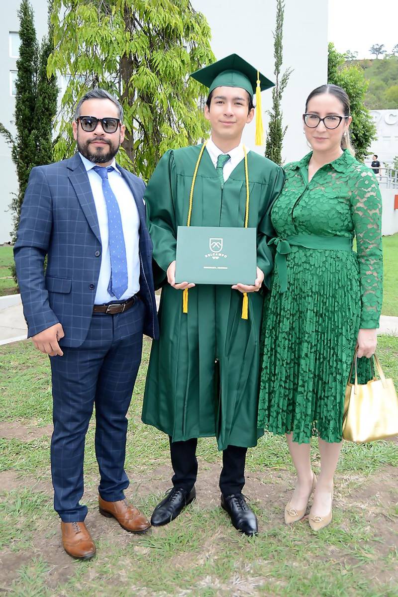Graduación 2024 de DelCampo School