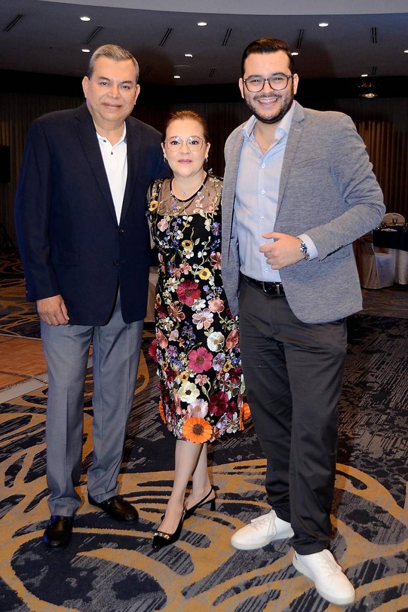Enrique Ortez II, Perla Otero y Gabriel Ortez. 