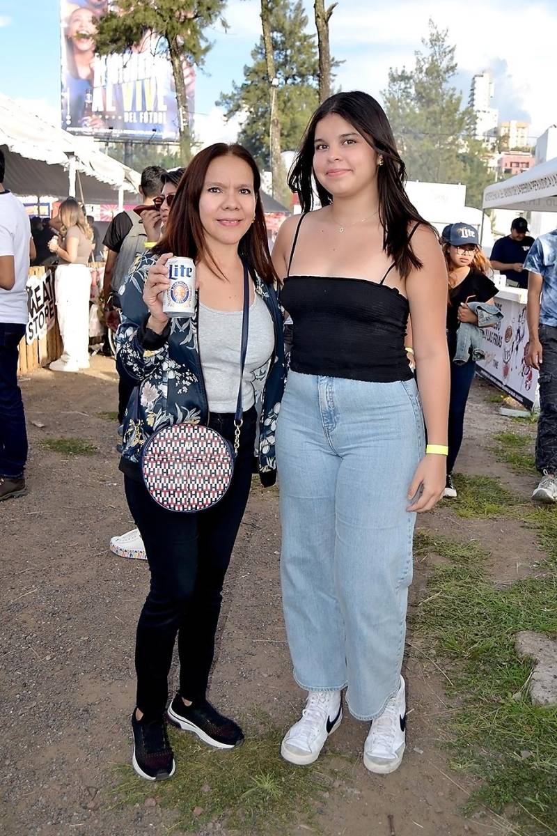 Isabel García y Valery Hernández. 