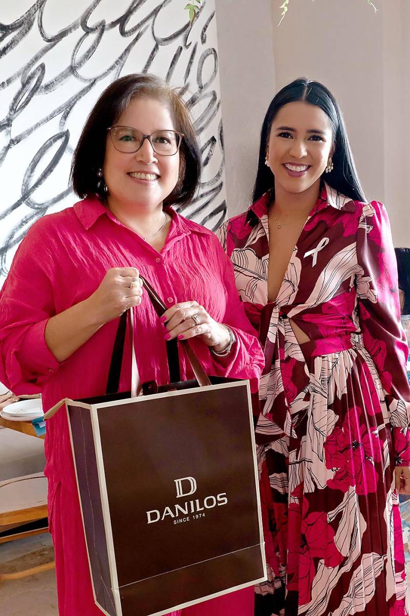 Ana Clemencia Bueso y Norma Farías.