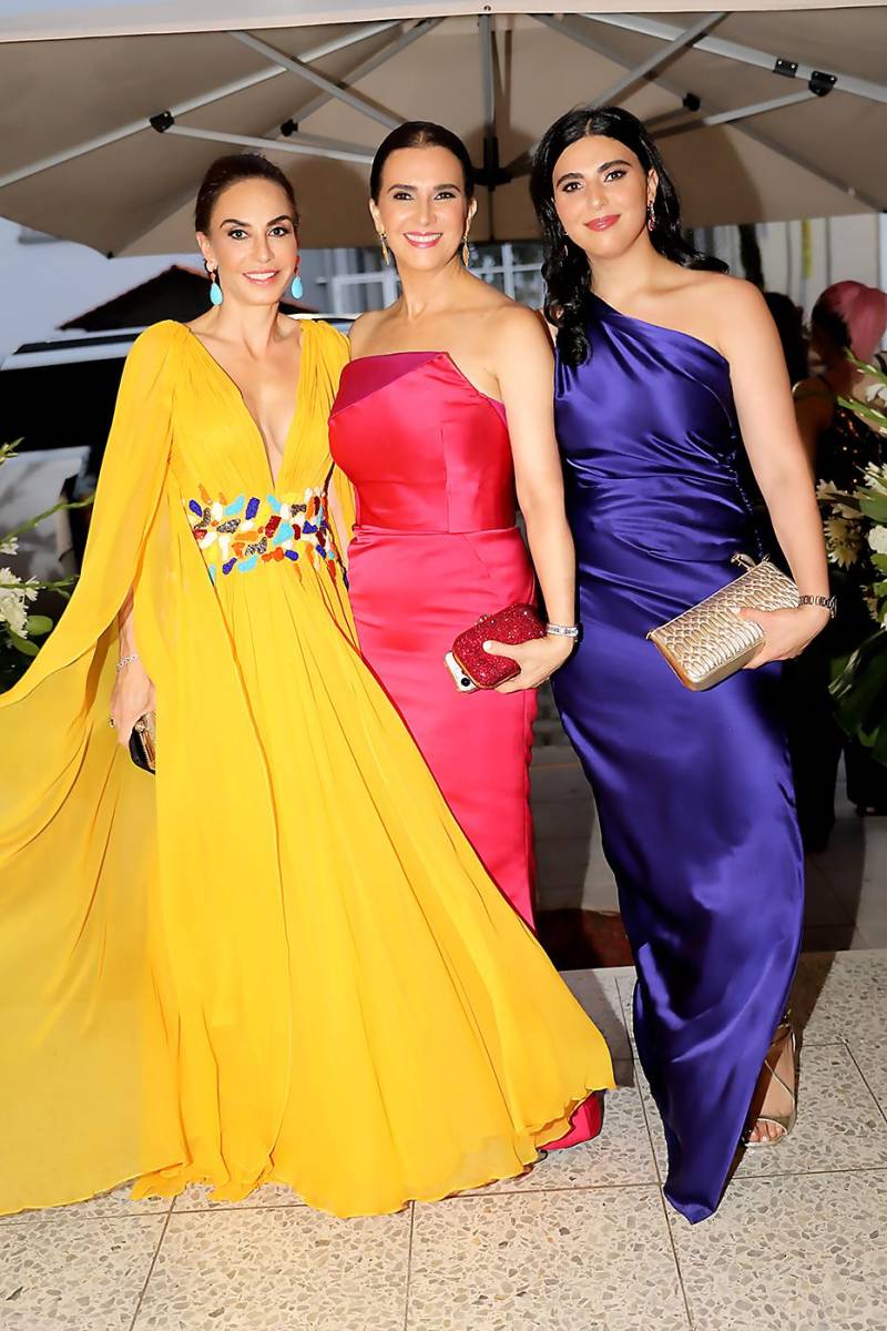 Ana Margarita Morales, Viví Mourra de atala y su hija Vivi