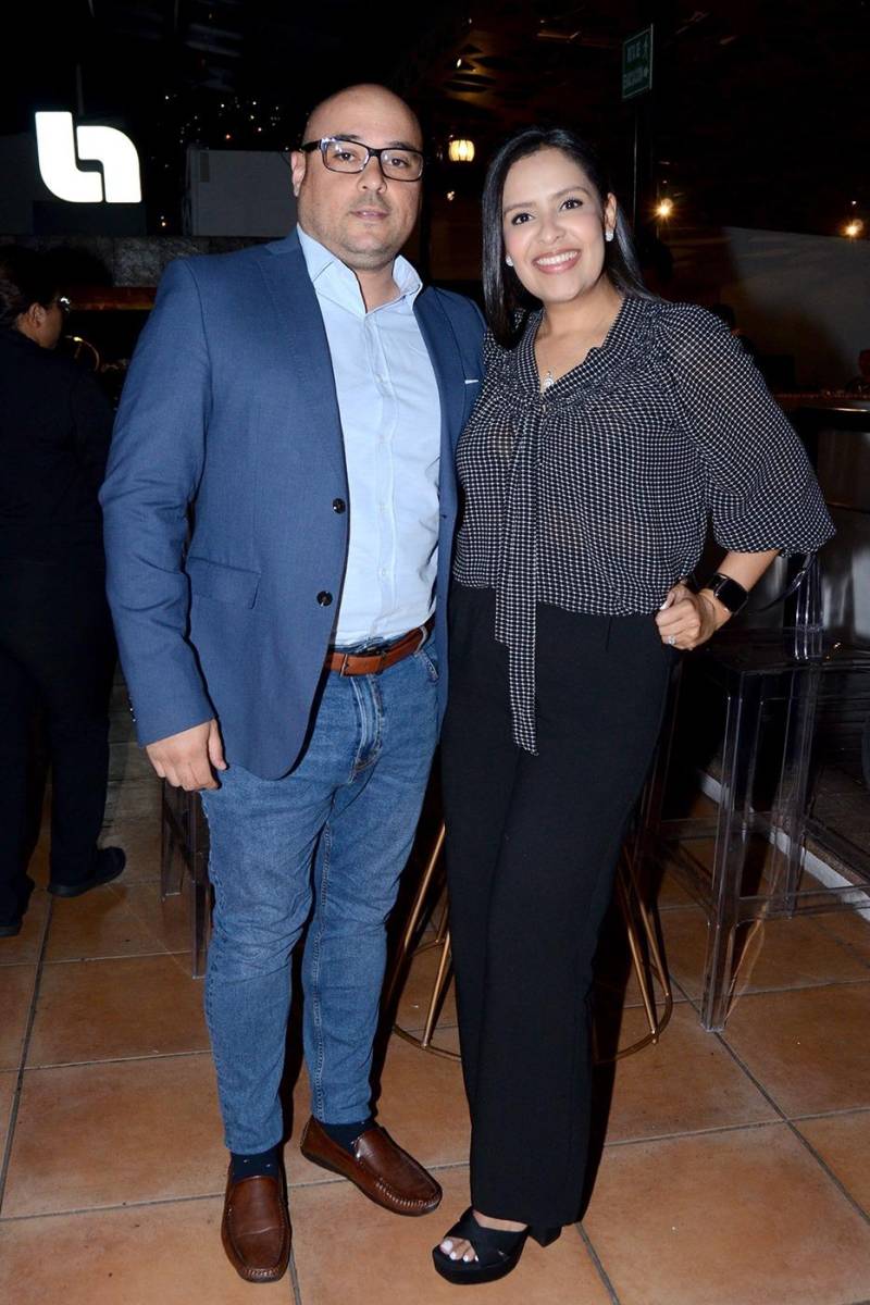 Hector Banegas y Jennifer Pineda 