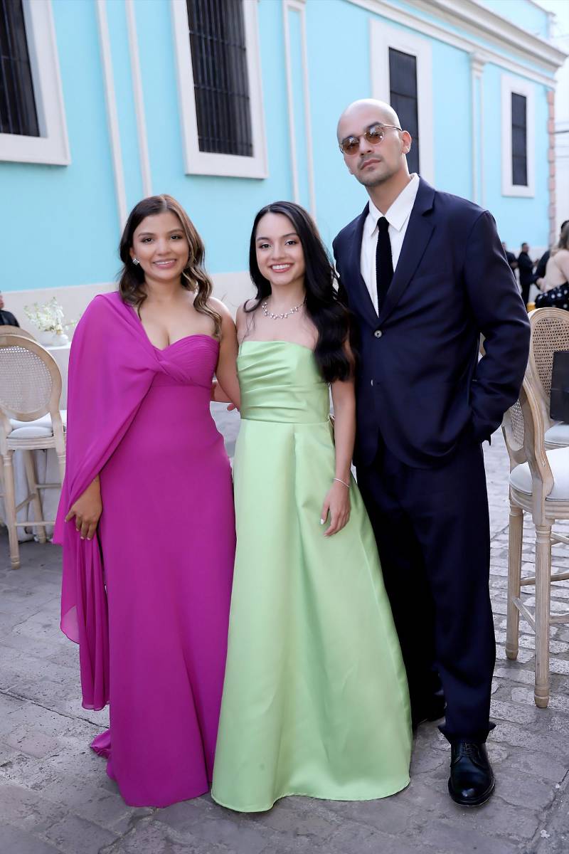 Así fue la boda eclesiástica de Ivana Lagos y Jacobo Waincier Canahuati