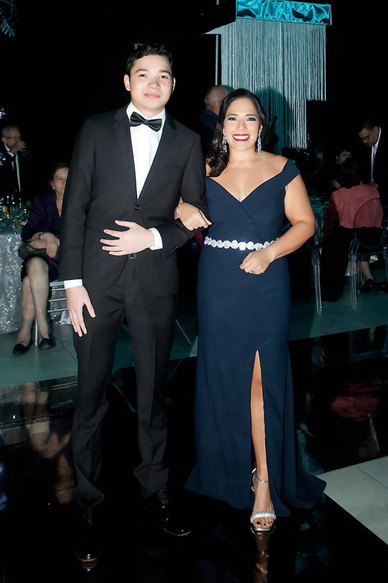 Diego Velásquez y su madre Liliana Velásquez.