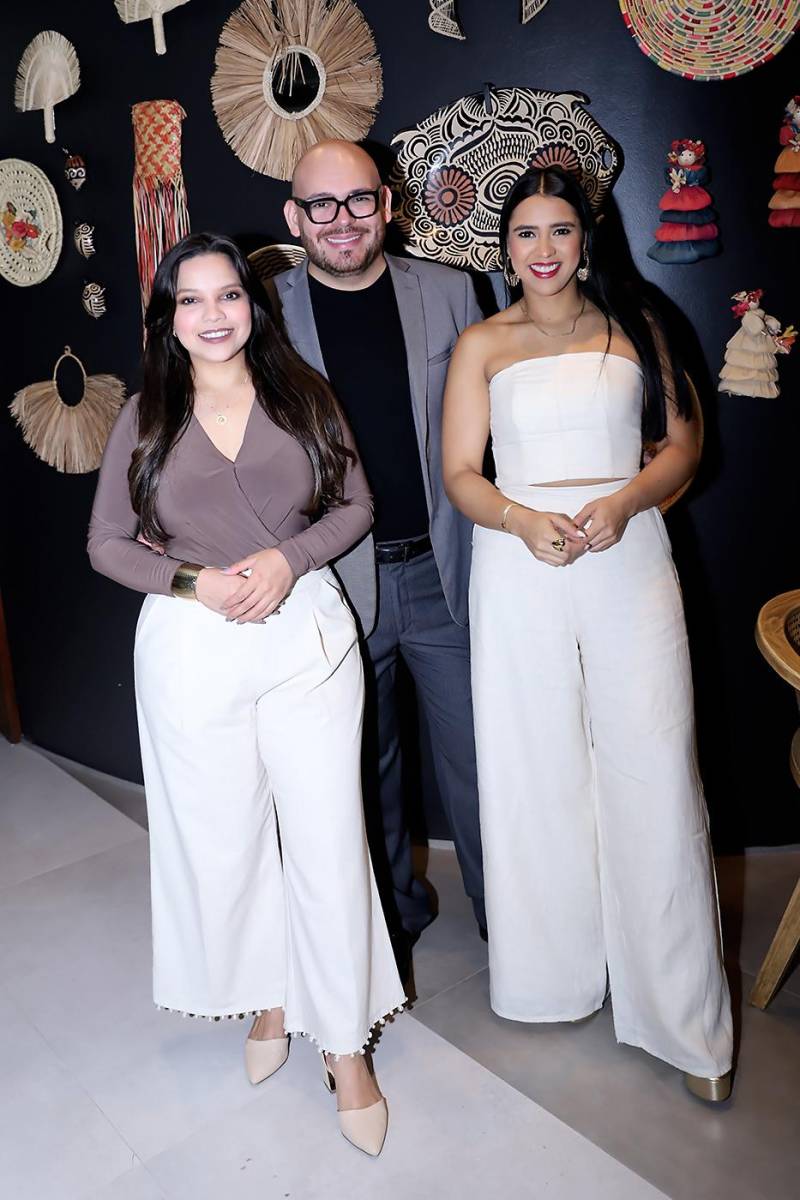 Ana Gómez, Lawin Paz y Norma Farías.