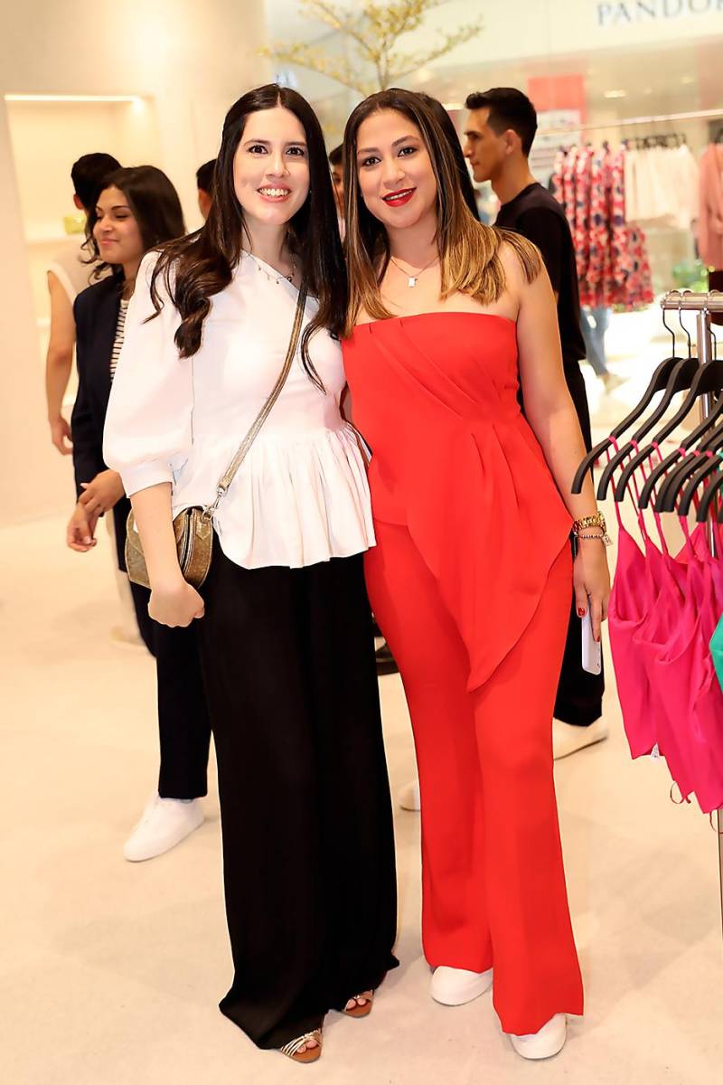 Paola Chinchilla con Isis Pocasangre