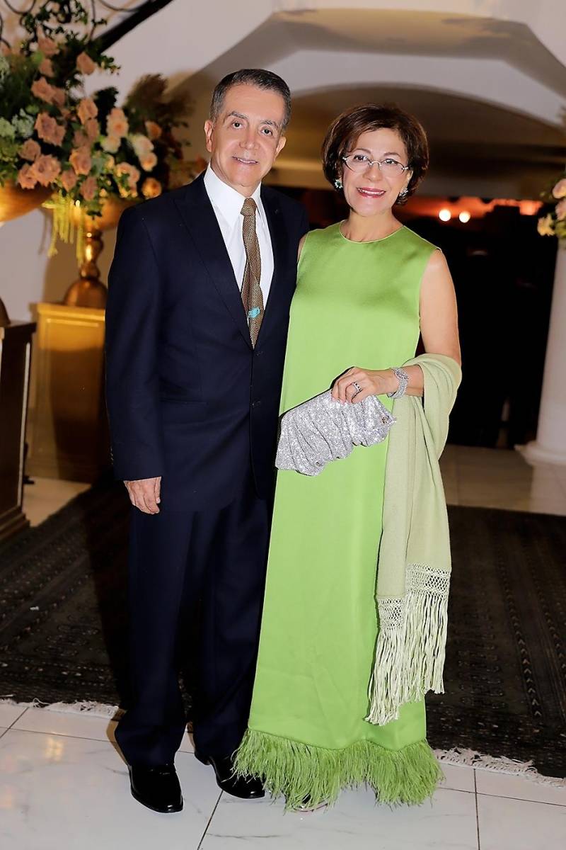 Así fue la boda de Próspero Castellanos y María Isabel Simón