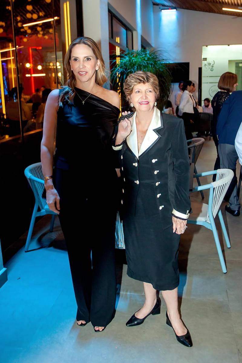 Carmen Racciatti y Magdalena Barletta.