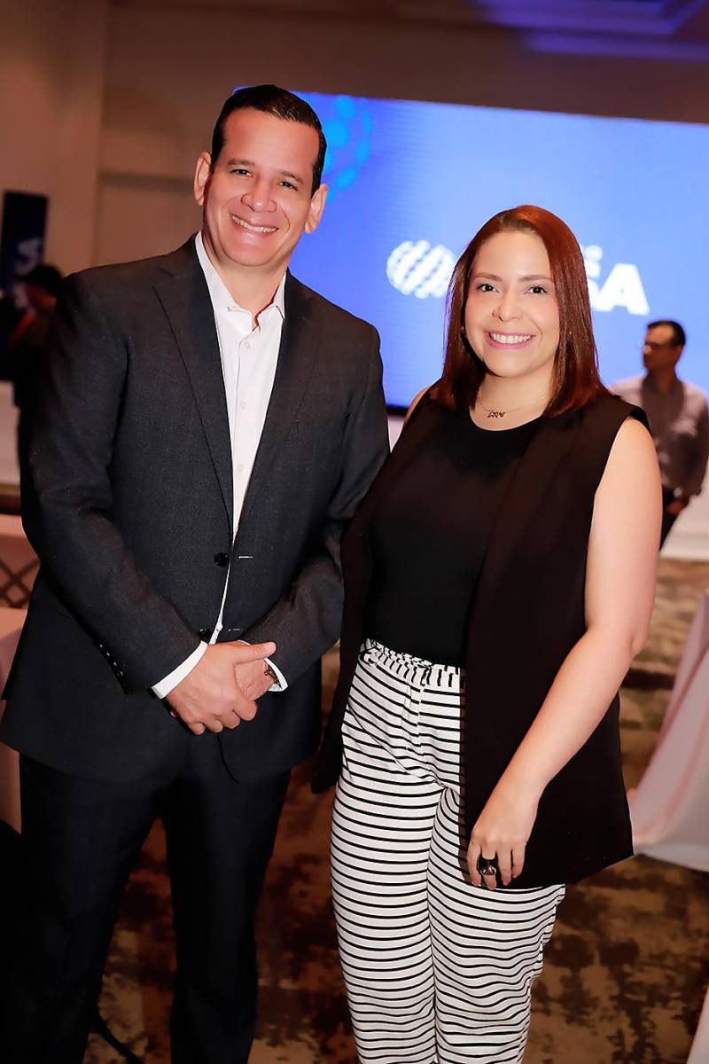 Eddy Montalván y Lía Zavila.