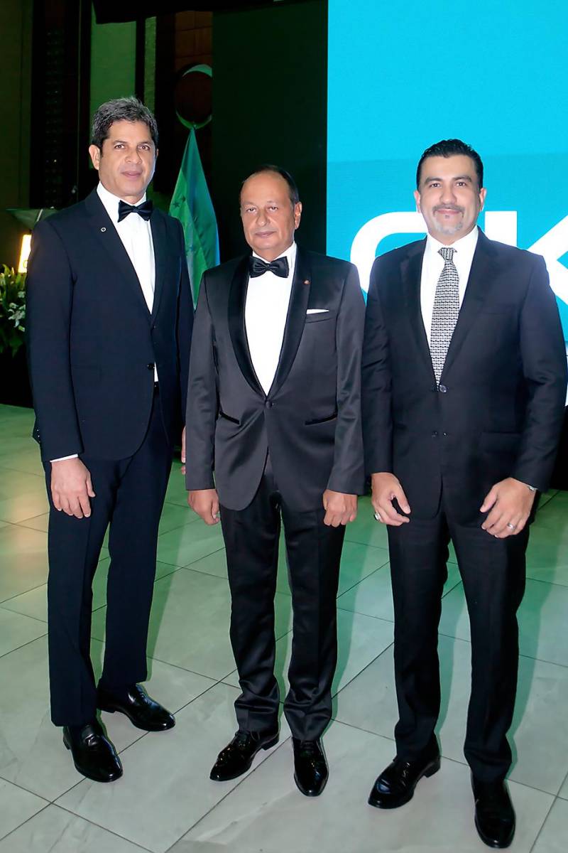 José Martín Chicas, Nikolaos Margaropoulos y Arshad Amdani.
