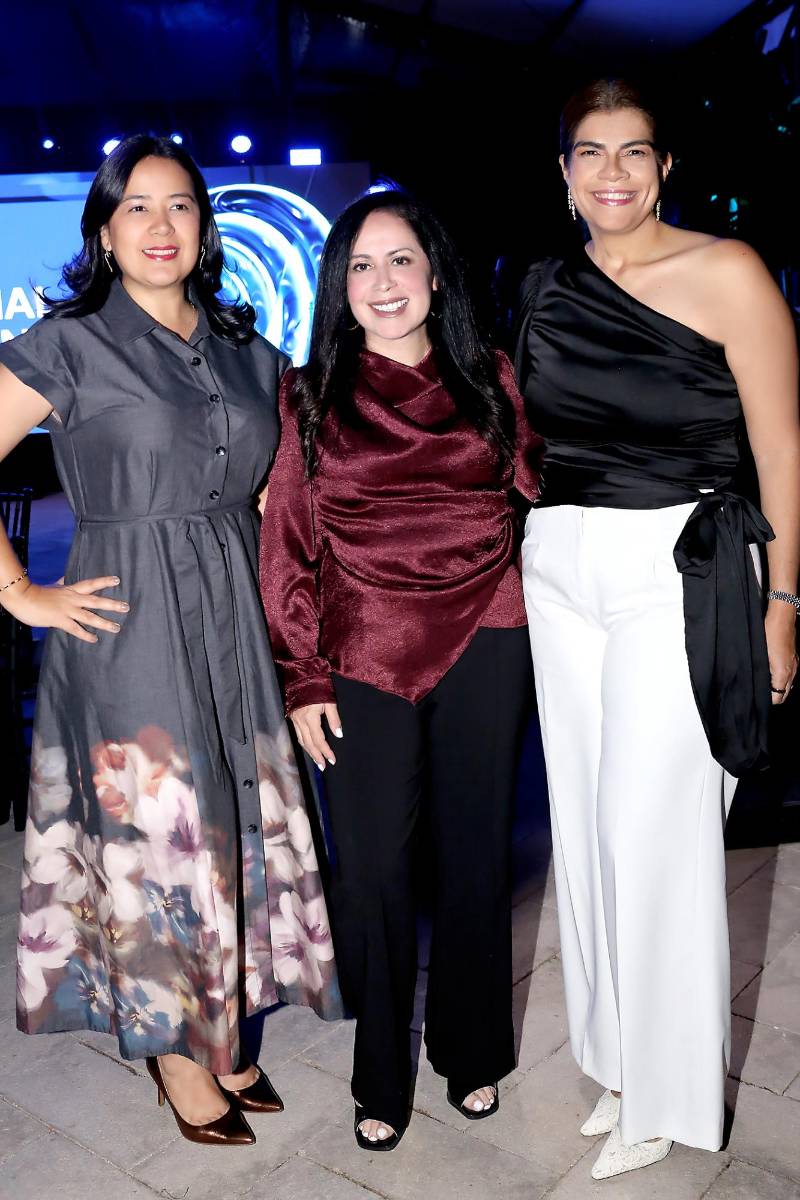 Suyen Vallejo, Patricia Águilar y Aida Guifarro. 