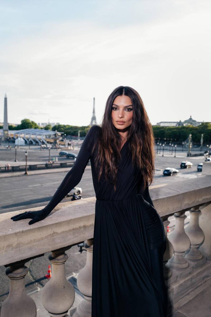 Emily Ratajkowski.
