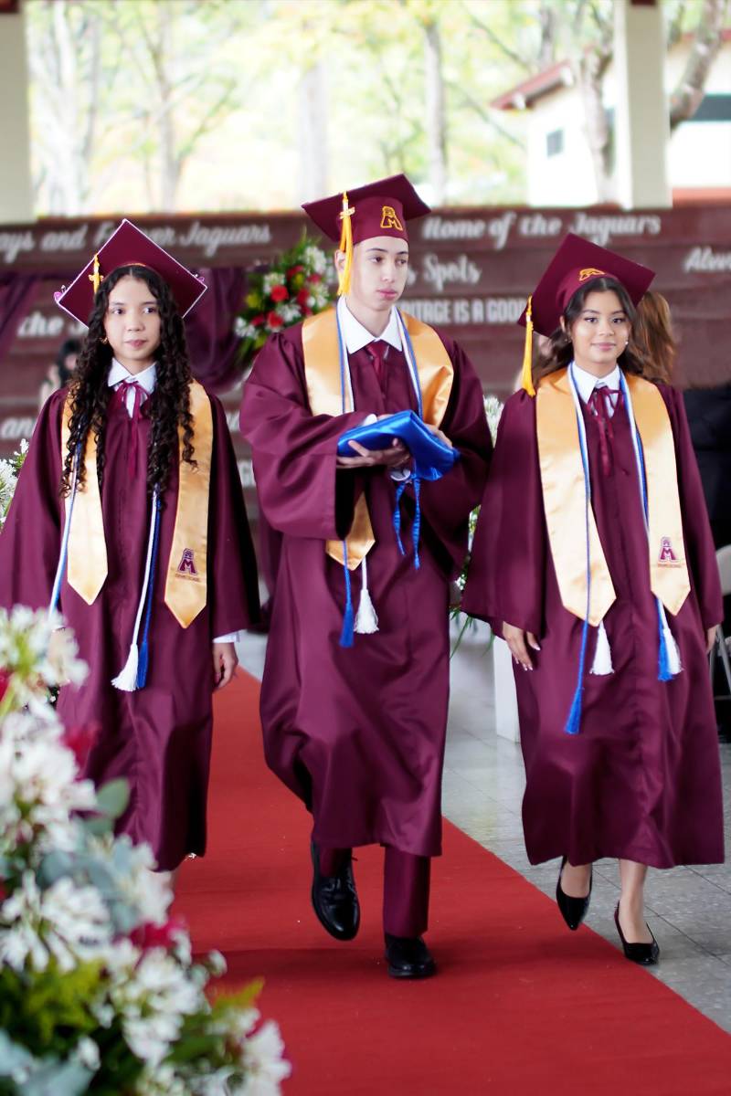 Graduación de los seniors 2026 de Mayan School