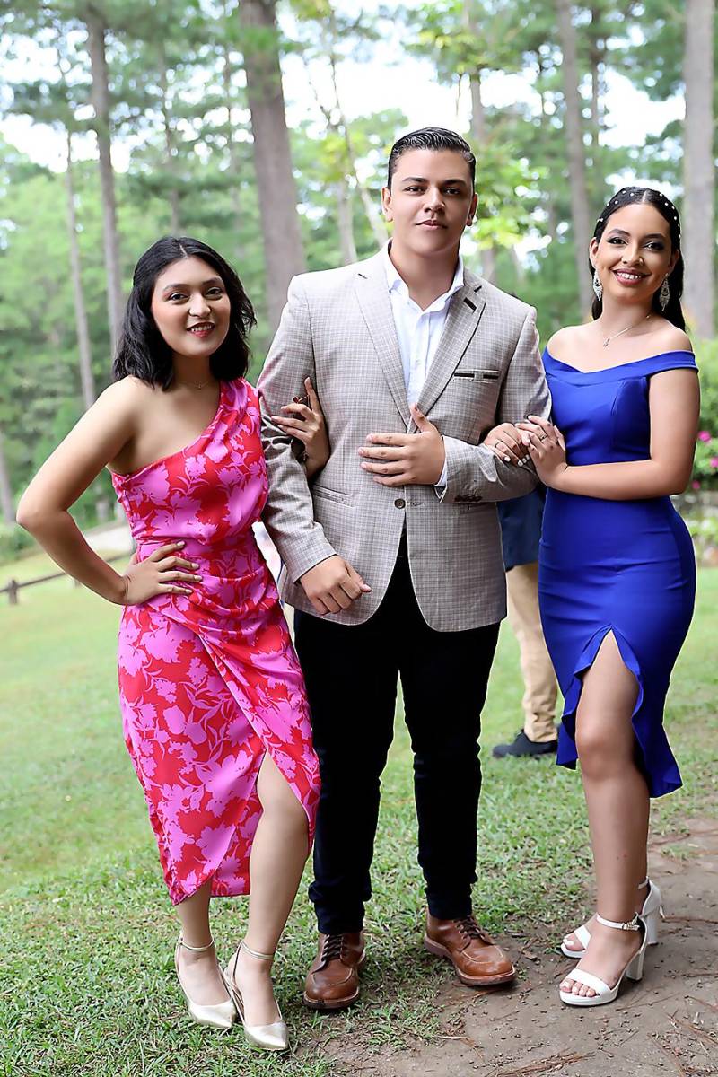 Elena Alvarado, Ethan Ayes y Maria Rodríguez