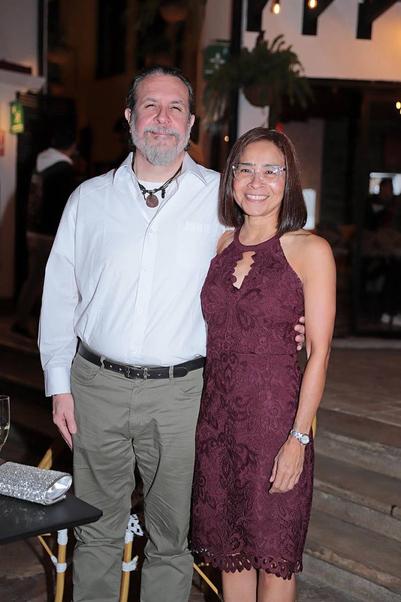 Mario de León y Nadia Baldelomar.