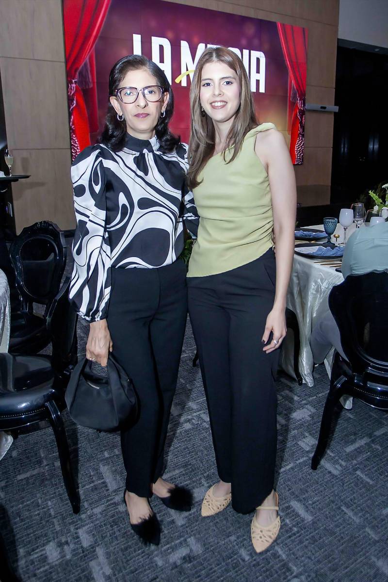Patricia Jaar y su hija Mónica Canales. 