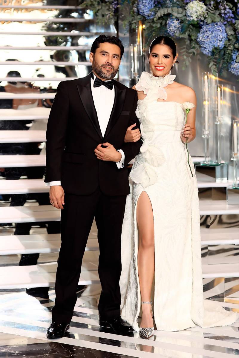Mia Isabella Sierra Callejas con su padre Cristian Sierra