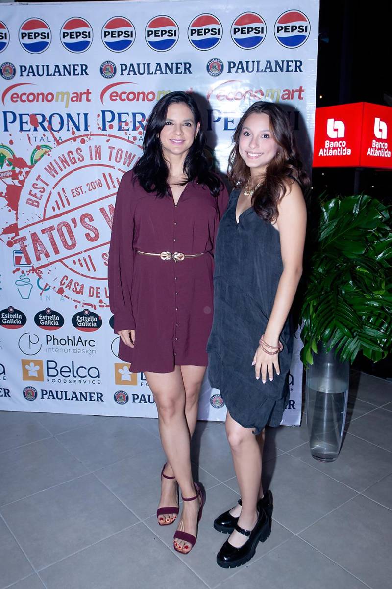 Grand opening de Tato’s Wings en Terravista Plaza