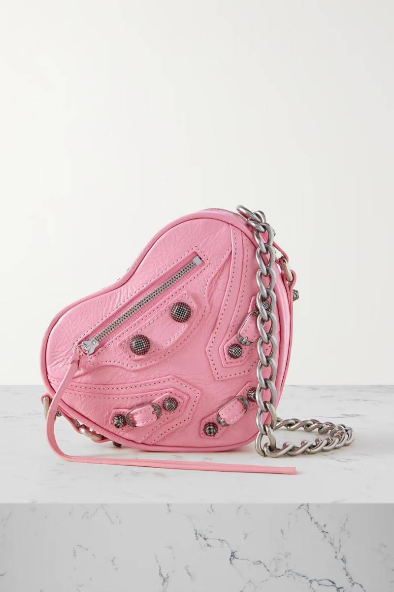 Bolso de hombro Le Cagole Heart mini de piel arrugada con tachuelas by Balenciaga