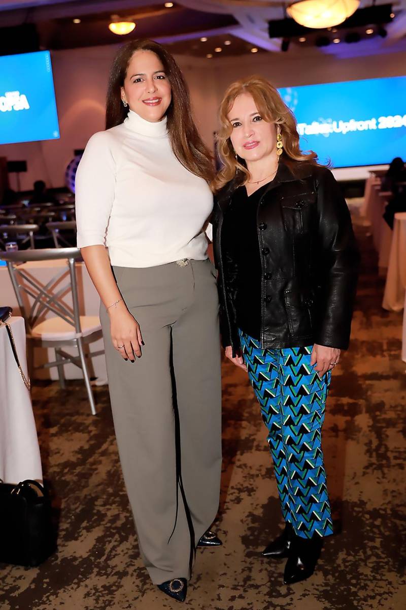 Doris Peña y Miriam Fernández. 