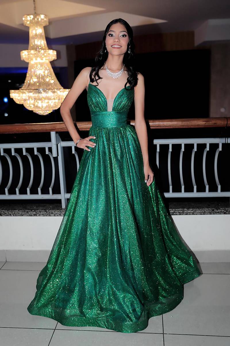 Looks de la prom 2024 del Instituto San José del Carmen