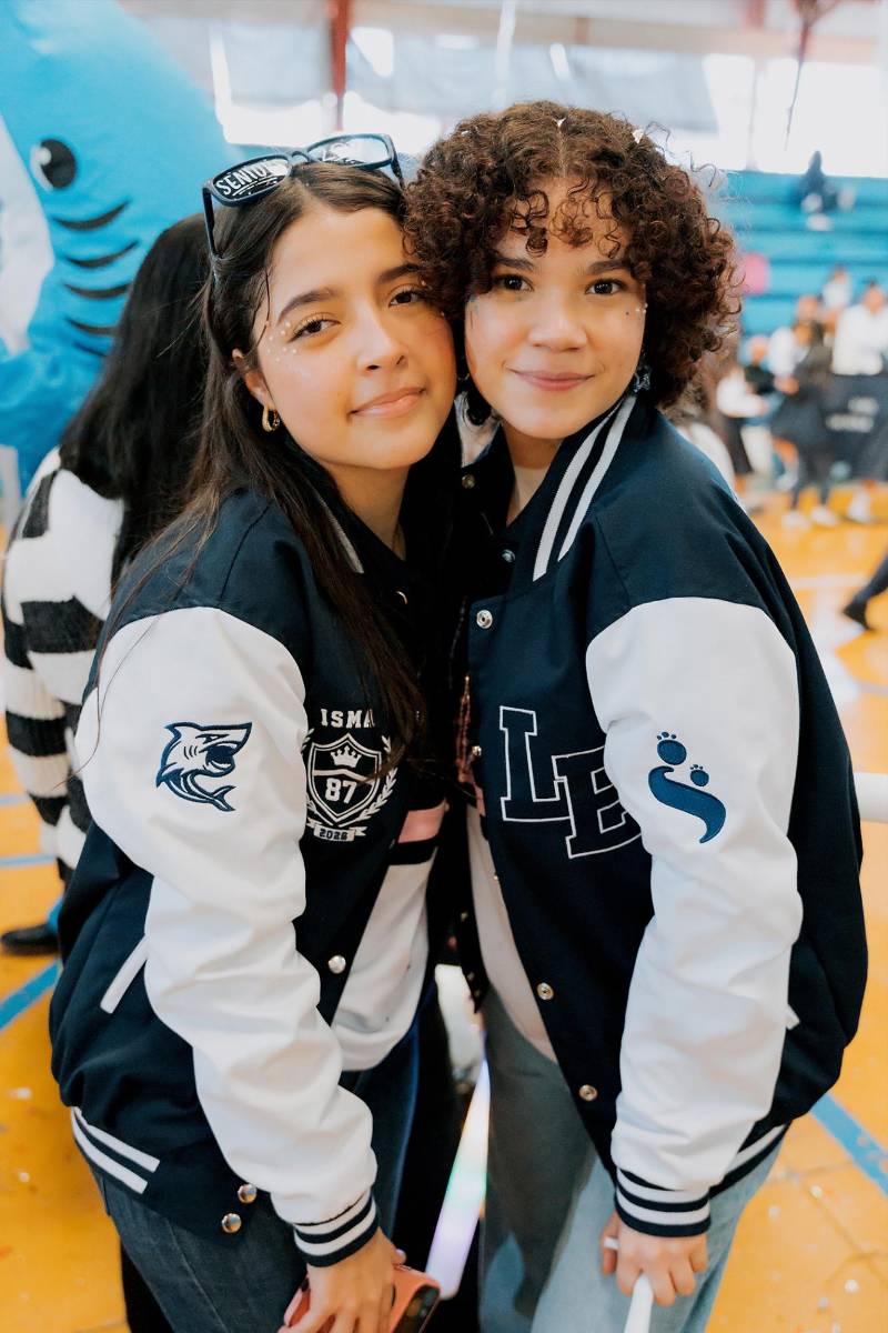 Senior entrance de la clase 2026 del Instituto María Auxiliadora