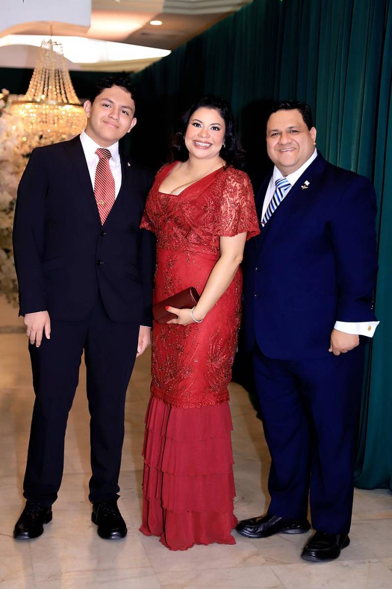 Fiesta de la prom 2025 de la Academia Los Pinares