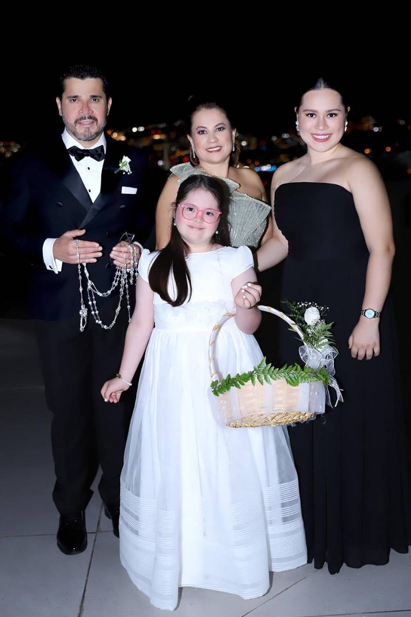 Fiesta nupcial de Allison Rivera y José Armando Erazo