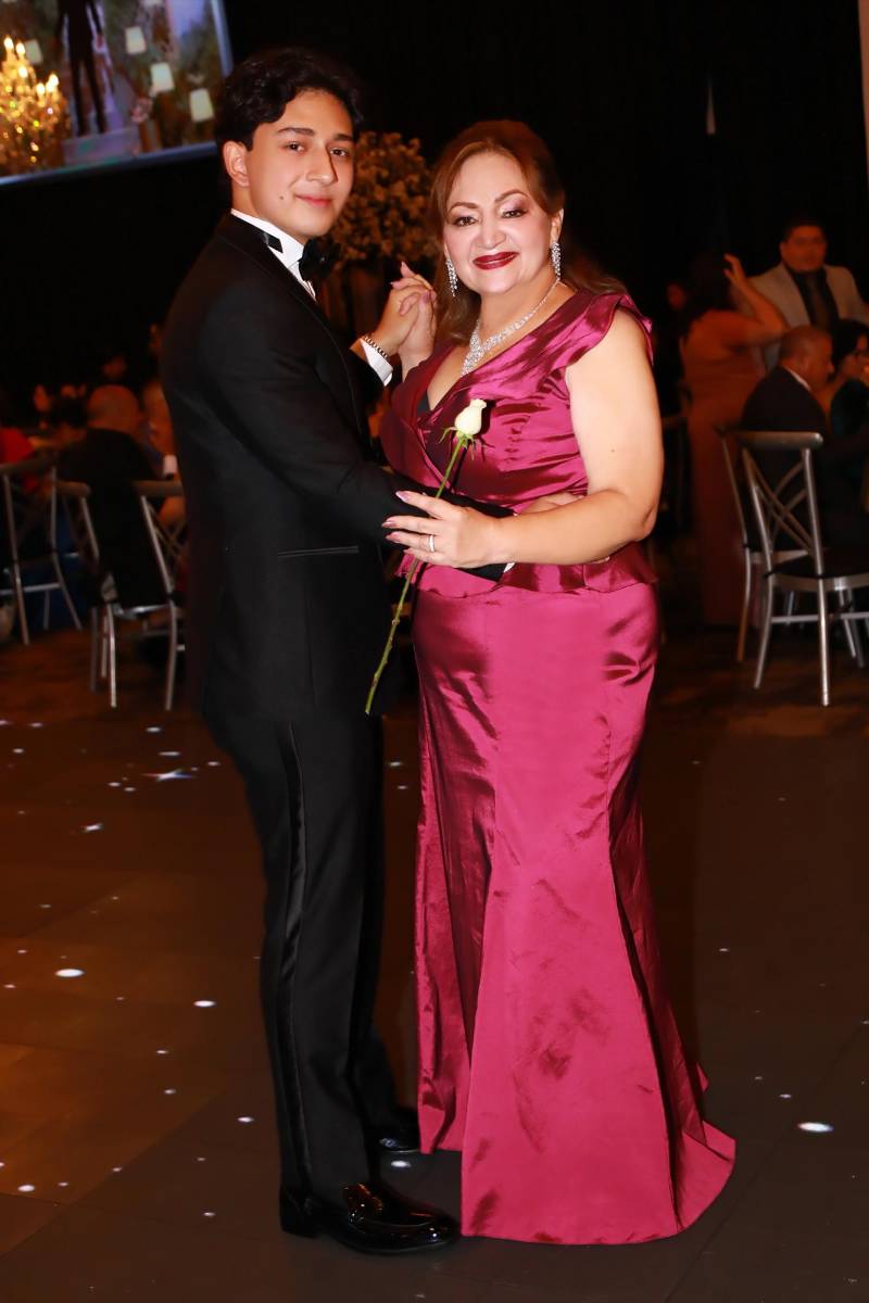 Yacdiel Gutierrez y su madre Yesica Barahona. 