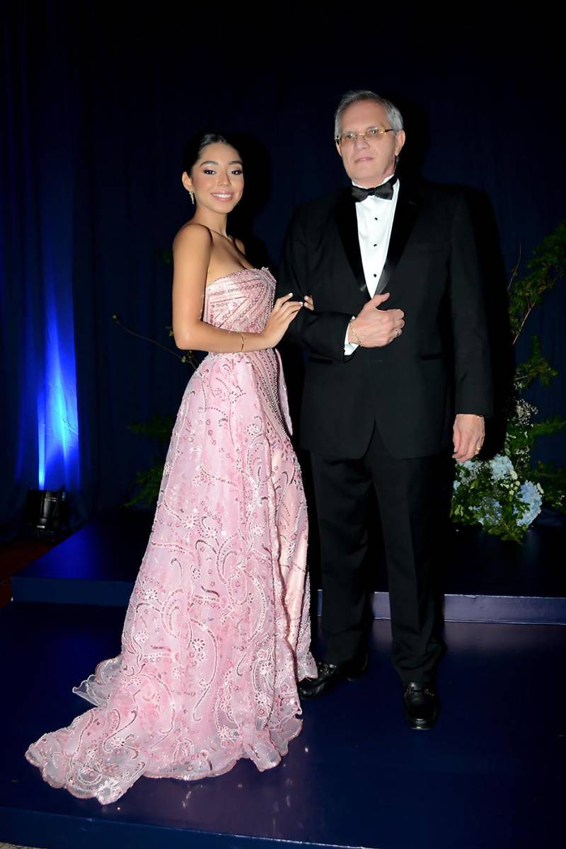 Alessandra y Armando Pérez.