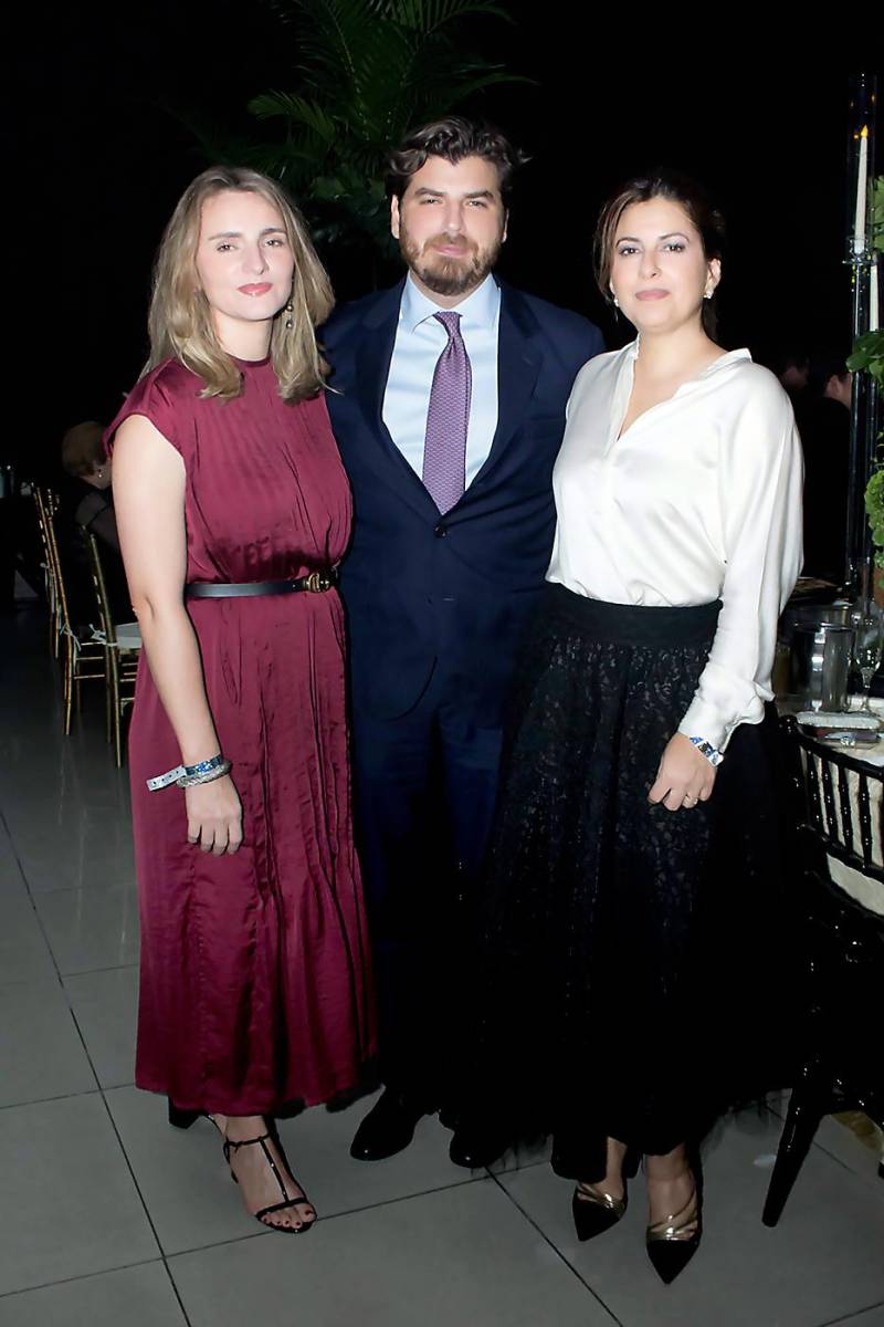 Isabel Chahín, Christian Giles y Caroline Barletta.