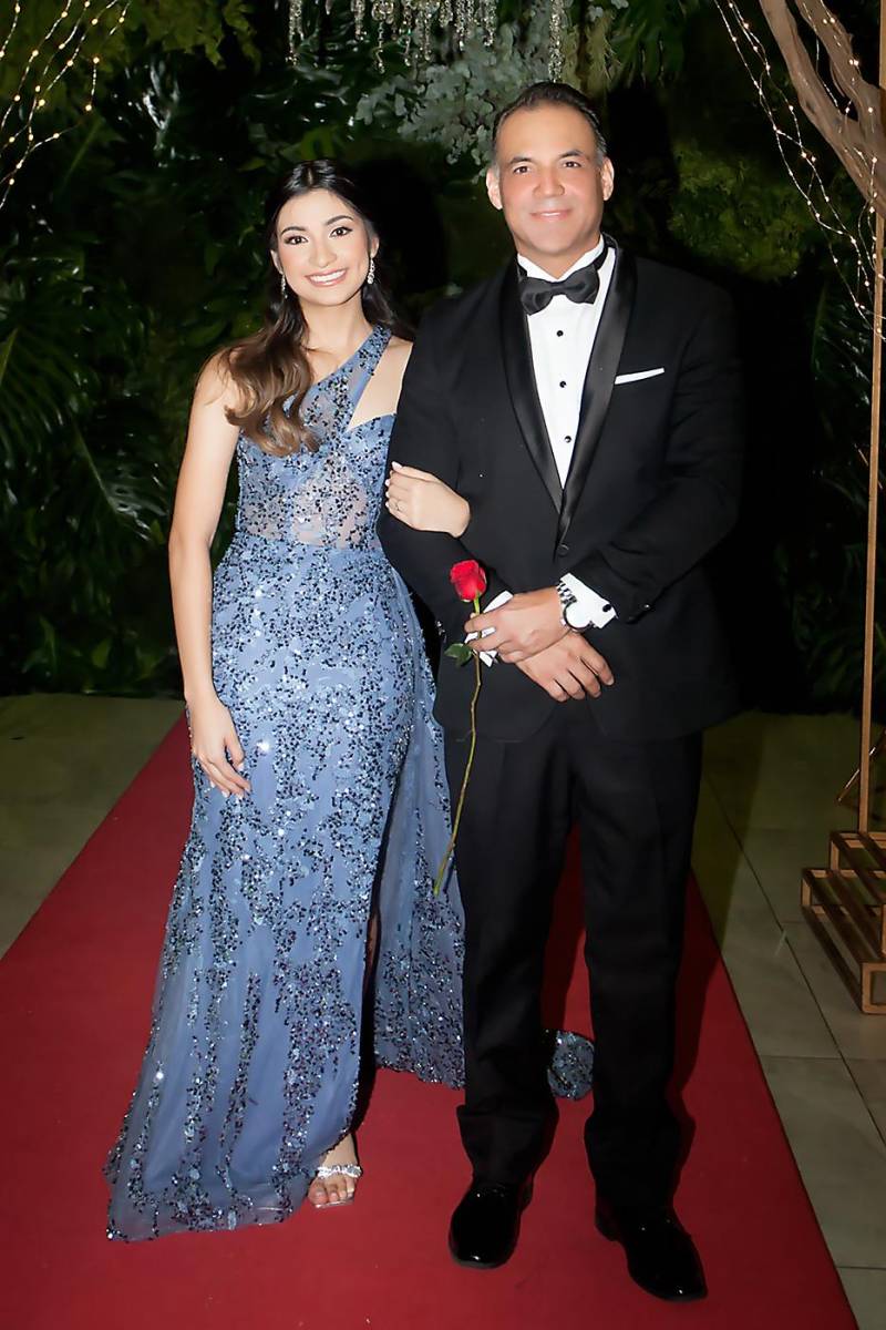 Ana Sofía Barahona con su padre Leonardo Barahona.