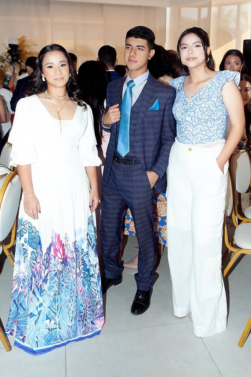 Andrea Pineda, Carlos Antúnez y Alejandra Espinal