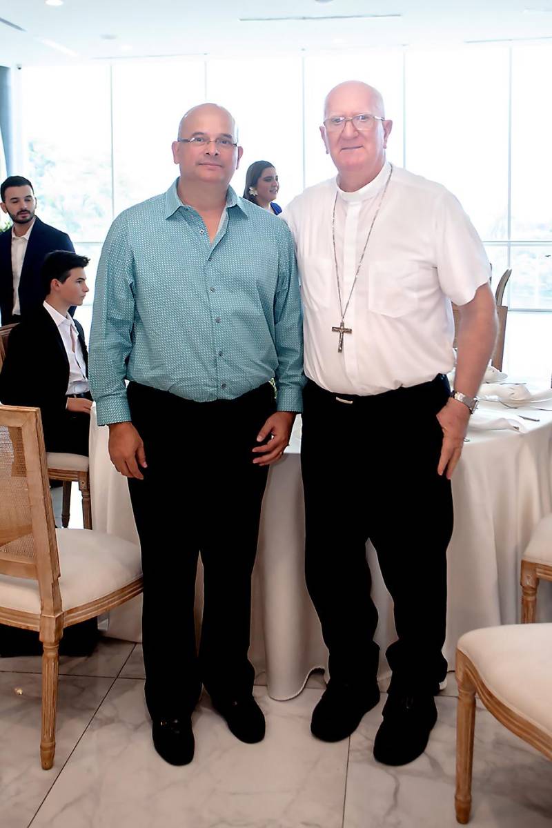 Juan Carlos Zelaya y Monseñor Miguel Leninham.