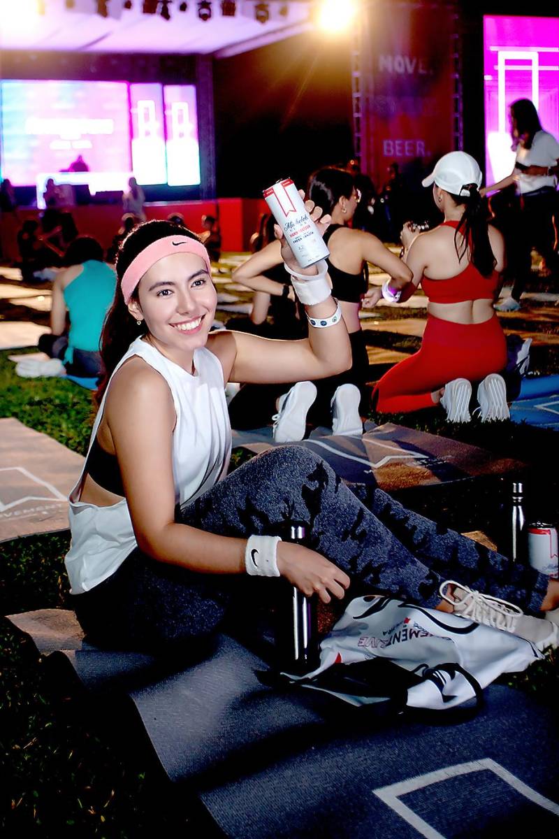 Los asistentes disfrutaron del sabor de Michelob Ultra.