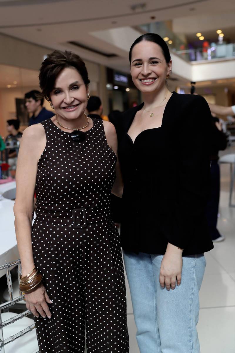 Lisa y Mónica Hilsaca.