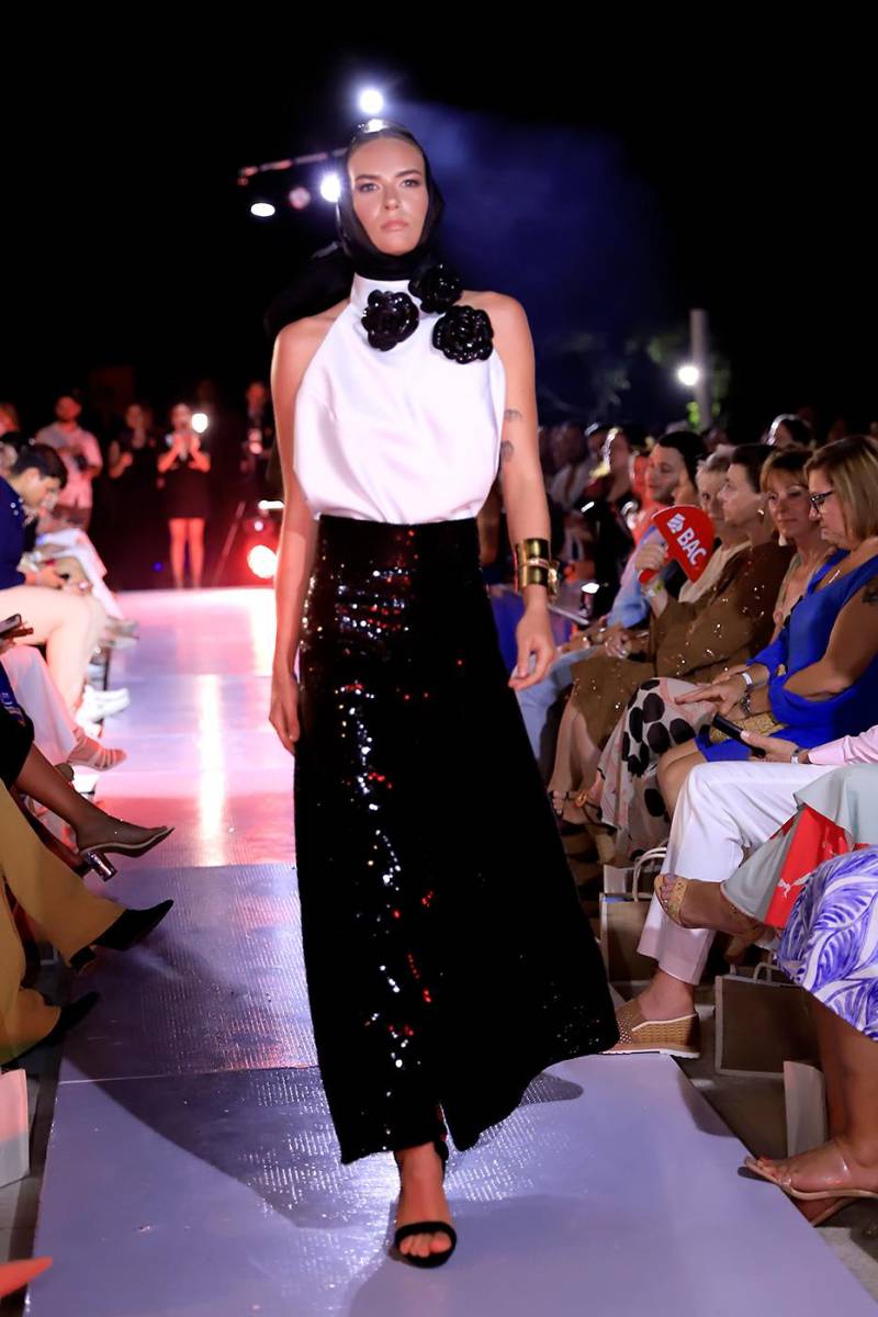 Mar de sombras by Miguel Chong en el Roatán Fashion Show 2025