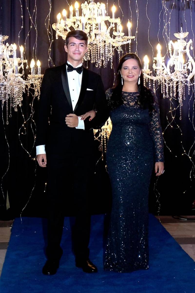 Rodrigo Alejandro Lizardo y su madre Emilia Ferrera.